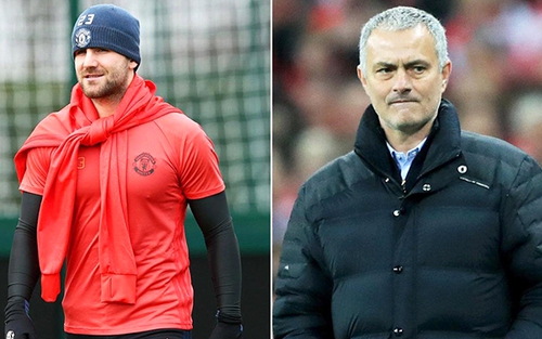Chê Luke Shaw, Mourinho cũng nên xem lại mình