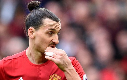 Ibrahimovic thất vọng với đồng đội: 'Tôi là con sư tử duy nhất ở Man United'