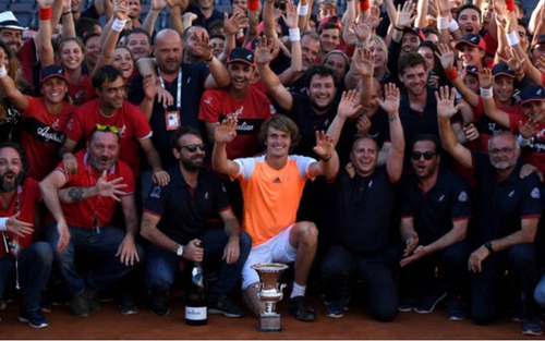 Tennis ngày 22/5: Djokovic ‘bái’ Agassi làm thầy. Roland Garros trao suất đặc cách cho tay vợt từng bán độ