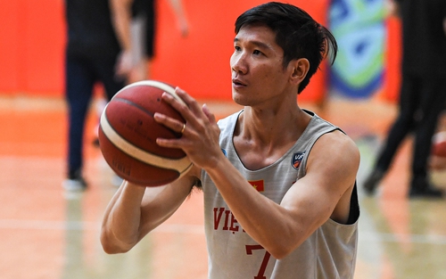 Nội binh xuất sắc nhất VBA 2019 trở lại tập luyện, chờ ngày ra quân tại FIBA Asia Cup 2025