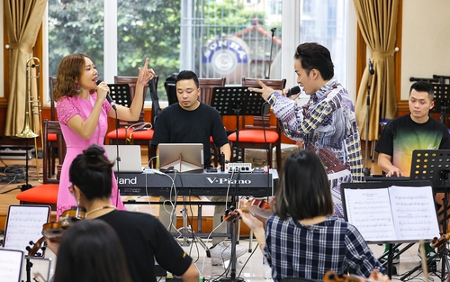 Phượng Hoàng Lửa 'khuấy động' phòng tập cùng Tùng Dương trong ca khúc 'Bão hòa'