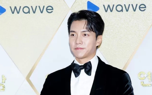Thêm bằng chứng về hành vi thô lỗ của CEO quỵt tiền Lee Seung Gi