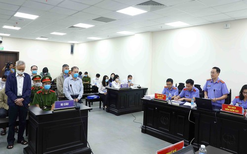 Cựu Thứ trưởng Bộ Y tế Cao Minh Quang bị tuyên phạt 30 tháng tù treo