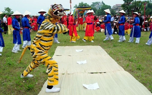 Chuyện chưa kể về Hát múa Ải Lao (kỳ 2): Người thầm lặng bảo vệ điệu múa, câu hát