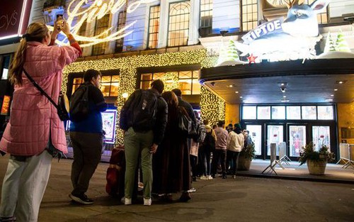 Người tiêu dùng Mỹ chi hơn 9 tỷ USD trong ngày 'Black Friday'