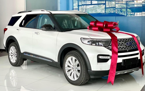Ford Explorer bị cắt tính năng tại Việt Nam: Khách hàng đổ xô tìm bản cũ, giá giữ nguyên 2,399 tỷ đồng