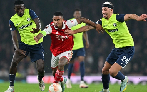 Gabriel Jesus tịt ngòi 8 trận liên tiếp, Arsenal có lo lắng?