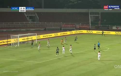 Video bàn thắng TPHCM 3-0 Đà Nẵng: Trọng tài gây tranh cãi