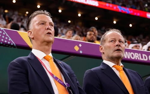 HLV Van Gaal ngậm ngùi chia tay đội tuyển Hà Lan