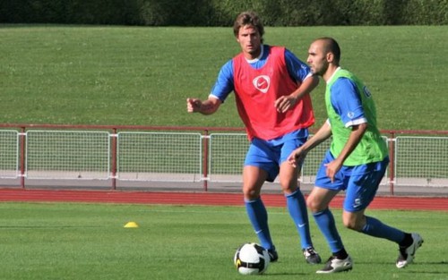 Giroud từng là đồng đội của HLV Ma Rốc