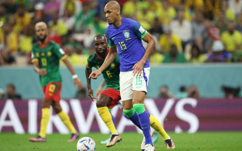 Kết quả bóng đá Cameroon 1-0 Brazil: Brazil thất bại khó tin nhưng vẫn nhất bảng G