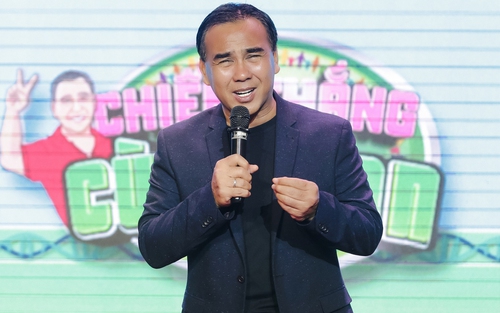 MC Quyền Linh nghẹn ngào kể về một gia đình có con bị tự kỷ