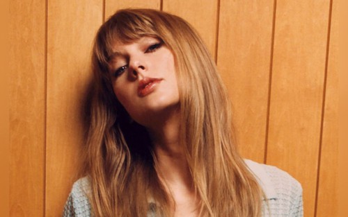 Taylor Swift kết thúc năm 2022 rực rỡ với thành tích bán album 'Midnight'