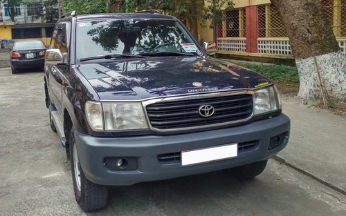 Bệnh viện Bạch Mai bán đấu giá lô 15 xe cũ: Giá trung bình 36 triệu đồng/xe, có cả Toyota Land Cruiser