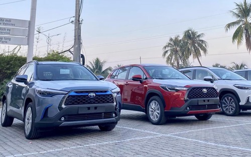 Vua doanh số Toyota Corolla Cross 2023 sắp nâng cấp tại Việt Nam: Giá mới từ 755 triệu, có xe sau Tết 
