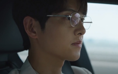 'Cậu út nhà tài phiệt' kết thúc: Song Joong Ki trở về hiện tại, chuyện tình với Shin Hyun Been ra sao?