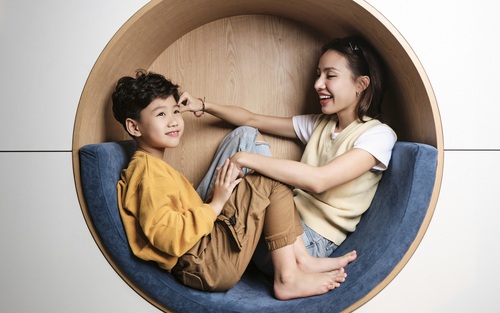 Tạo nơi cất giữ ký ức cho con trai sau 4 năm xa mẹ, người mẹ quyết định làm điều này khiến ai cũng xúc động  