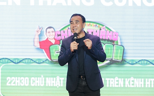 Nghệ sĩ Quyền Linh bật khóc chia sẻ khó khăn khi thực hiện chương trình cho trẻ tự kỷ