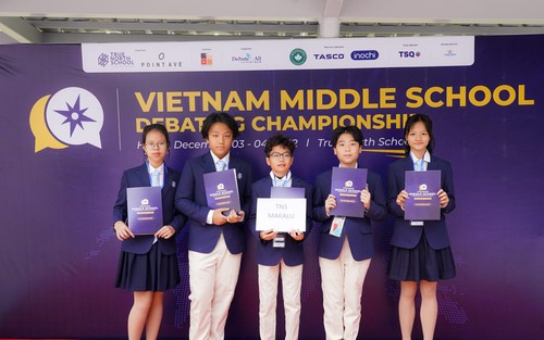 Cuộc thi tranh biện đầu tiên dành cho lứa tuổi THCS: Quy mô siêu lớn và không thể không khen học sinh giờ quá giỏi!
