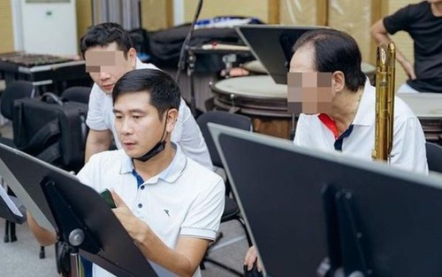 Hồ Hoài Anh lộ diện sau khi vướng scandal tại Tây Ban Nha