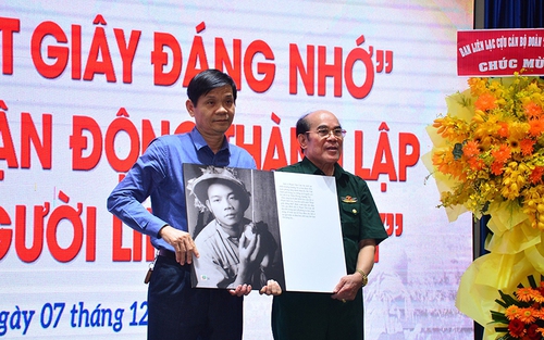 TS Nguyễn Minh Vỹ ra mắt sách ảnh ‘Phút giây đáng nhớ’