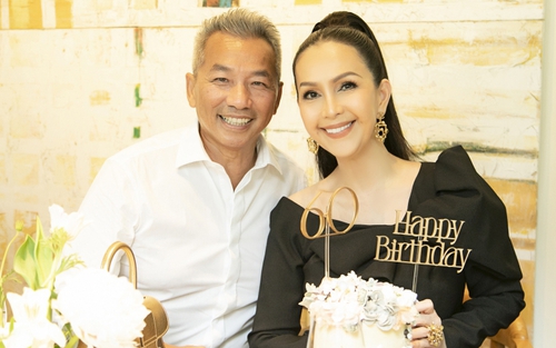 'Nữ hoàng ảnh lịch' Diễm My bất ngờ với tiệc mừng sinh nhật tuổi 60 