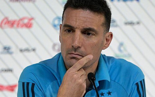Scaloni nổi giận vì tin nội bộ của Argentina bị tuồn ra ngoài