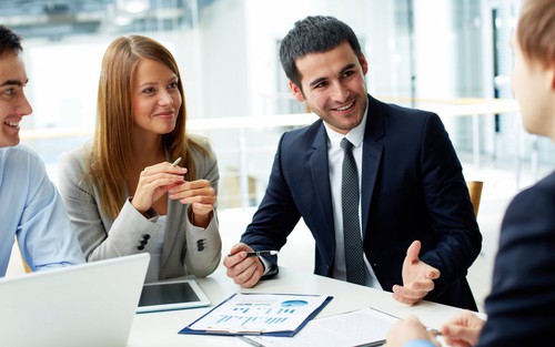 Nhiều năm nghiên cứu về người siêu giàu, tôi nhận ra thành công của họ không thể tách rời mối quan hệ này: Biết sớm sự nghiệp ắt 'lên hương’
