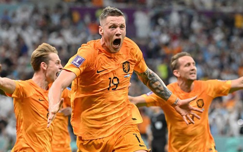 MU có Weghorst: 'Cây sào' 1m97, suýt đá bay World Cup của Messi