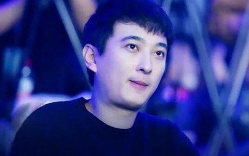 Từng được gọi là “ông chồng quốc dân”, thiếu gia giàu nhất Trung Quốc Vương Tư Thông giờ ra sao? 