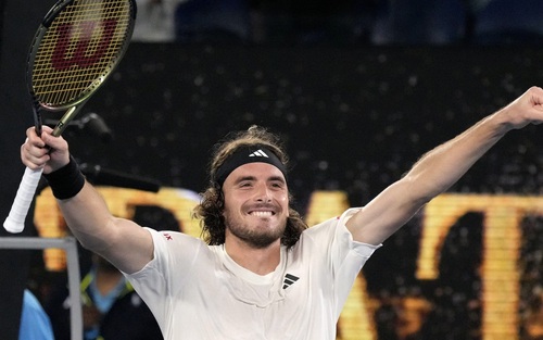 Kết quả Australian Open hôm nay 24/1: Tsitsipas, Azarenka vào bán kết