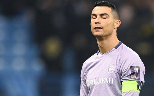 Ronaldo bị fan dùng tên Messi châm chọc, bị truyền thông Saudi Arabia chê bai