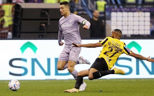 Tin nóng bóng đá sáng 27/1: Ronaldo gây thất vọng, Rashford hay nhất tháng
