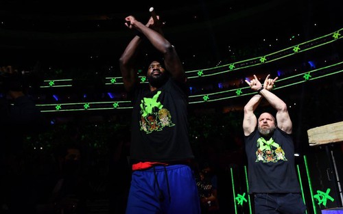 Huyền thoại WWE có hành động bất ngờ khi Joel Embiid bị NBA phạt tiền vì điệu nhảy ăn mừng thô tục