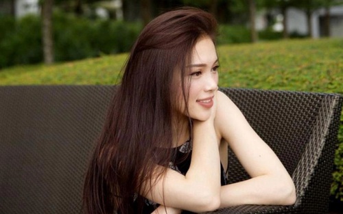 Đây là người đẹp sắp lên xe hoa với thiếu gia tỷ phú, nhìn trình độ học vấn mới thấy quá xứng danh dâu hào môn
