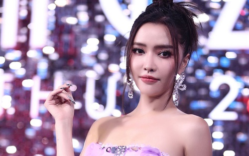 Bích Phương bất ngờ tái xuất xinh đẹp sau 1 năm “đóng băng”, liên tục khiến Trấn Thành “la ó” 