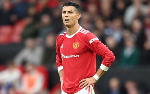 Đội hình tệ nhất MU thời hậu Sir Alex Ferguson: Ronaldo bị réo tên