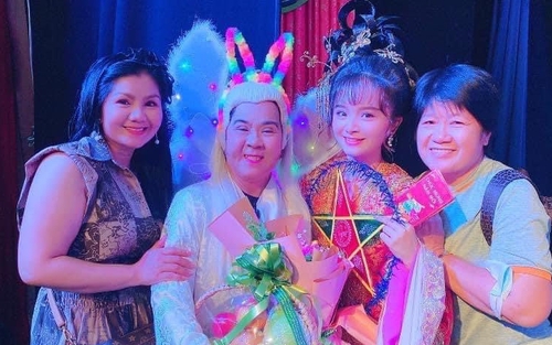 Nghệ sĩ Bạch Long 'ăn cơm tổ, khổ vẫn cười'