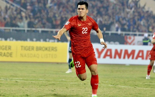 CĐV lo lắng cho hàng công tuyển Việt Nam