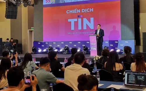 Phòng, tránh tin giả và nâng cao văn hóa mạng tại Việt Nam