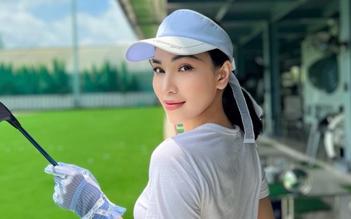 Quỳnh Thư tổ chức giải golf mừng sinh nhật