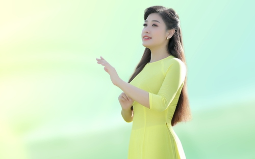 Hồi tưởng ký ức về Hà Nội bên sông Hồng qua MV mới của ca sĩ Bích Hồng