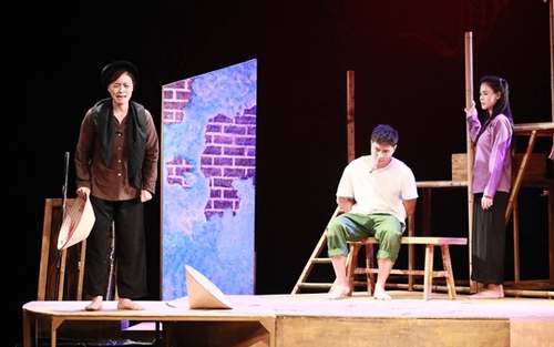 'Bến nước thời gian' - nhiều sáng tạo mới trong vở kịch về thời hậu chiến