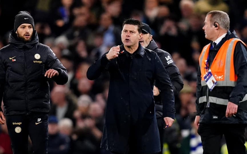 HLV Pochettino nổi cáu với tiếng còi của trọng tài Anthony Taylor, bỏ bắt tay HLV Pep Guardiola