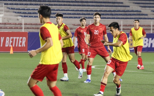 Tin nóng thể thao tối 16/11: Báo Anh dự đoán kết quả trận Philippines vs Việt Nam, MU cho phép 7 cầu thủ ra đi 
