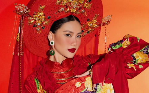 Bùi Quỳnh Hoa tỏa sáng với trang phục hầu đồng ở Miss Universe 2023