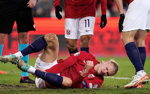 Haaland chấn thương, Man City lo 'sốt vó' trước thêm trận chiến với Liverpool