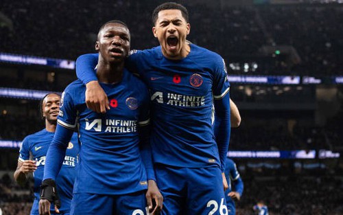 Jackson lập hat-trick, Chelsea ngược dòng ngoạn mục trước 9 người của Tottenham
