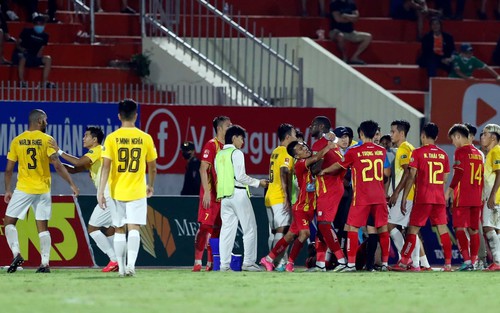 Trưởng BTC V-League Nguyễn Minh Ngọc: 'Sự cố sân Quy Nhơn đi ngược lại tinh thần thể thao'