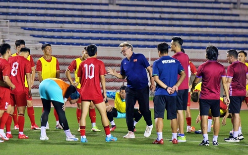 CĐV hoang mang vì ĐT Việt Nam gặp vấn đề lớn ngay trước thềm giải châu Á